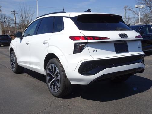 Arkona White 2026 Audi Q3 S line