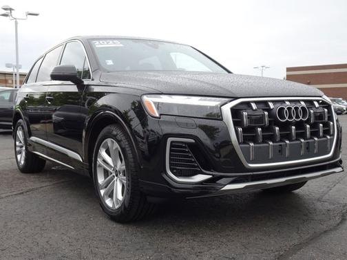 Mythos Black Metallic 2025 Audi Q7 Prestige