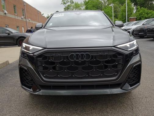 2025 Audi Q8 Premium Plus
