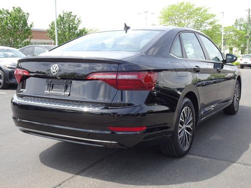 Deep Black Pearl 2021 Volkswagen Jetta 1.4T SE