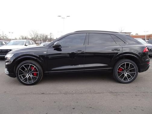 2023 Audi Q8 Premium Plus