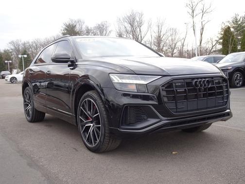 2023 Audi Q8 Premium Plus