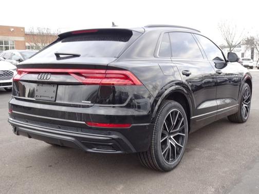 2023 Audi Q8 Premium Plus