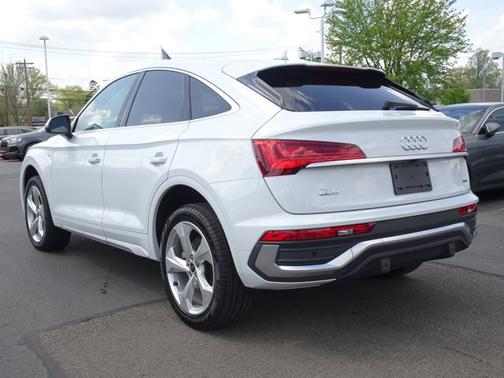 Glacier White Metallic 2025 Audi Q5 Sportback S line Premium Plus