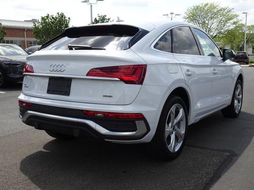 Glacier White Metallic 2025 Audi Q5 Sportback S line Premium Plus