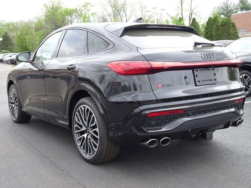 Mythos Black Metallic 2026 Audi SQ5 Sportback Prestige