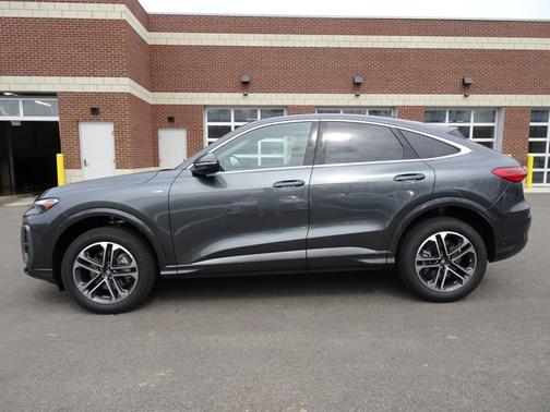 Daytona Gray Metallic 2026 Audi Q5 Sportback Premium