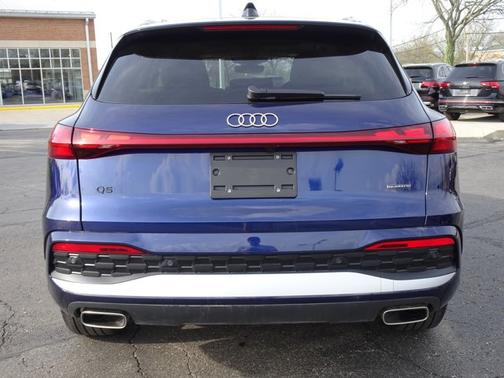 Navarra Blue Metallic 2025 Audi Q5 Prestige