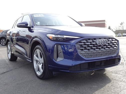 Navarra Blue Metallic 2025 Audi Q5 Prestige