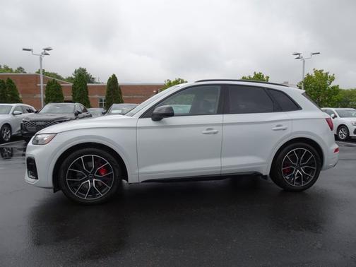 2025 Audi SQ5 Premium Plus