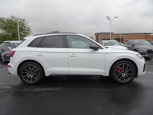 2025 Audi SQ5 Premium Plus