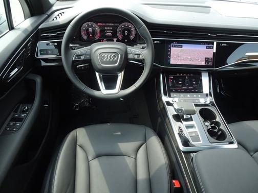 2025 Audi Q7 Premium