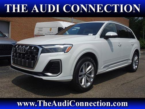 2025 Audi Q7 Premium