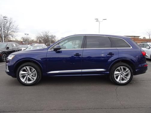 2024 Audi Q7 Premium Plus