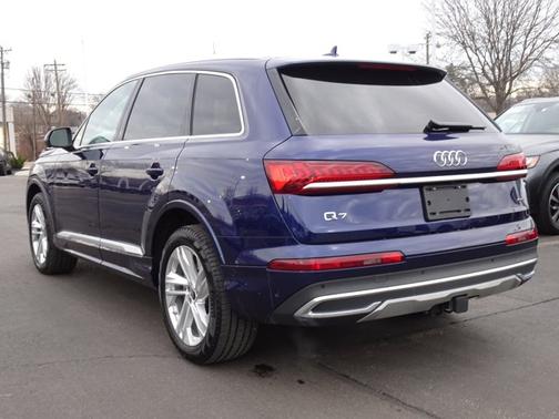 2024 Audi Q7 Premium Plus