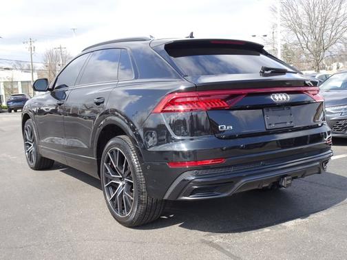 2023 Audi Q8 Premium Plus