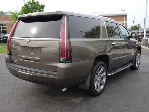 2016 Cadillac Escalade ESV Luxury Collection
