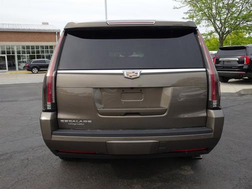 2016 Cadillac Escalade ESV Luxury Collection