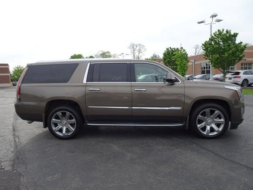 2016 Cadillac Escalade ESV Luxury Collection