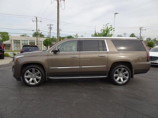 2016 Cadillac Escalade ESV Luxury Collection
