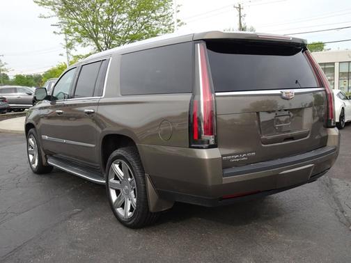 2016 Cadillac Escalade ESV Luxury Collection