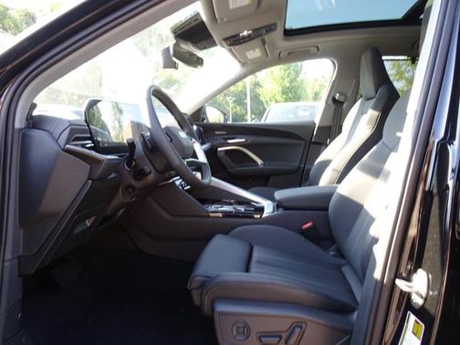 Mythos Black Metallic 2026 Audi Q5 Prestige