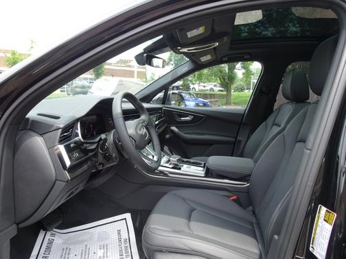 2025 Audi Q7 Premium Plus