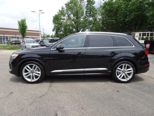 2025 Audi Q7 Premium Plus