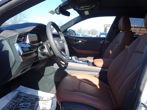 2025 Audi Q8 Premium Plus