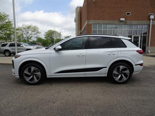 2025 Audi Q6 e-tron Premium Plus