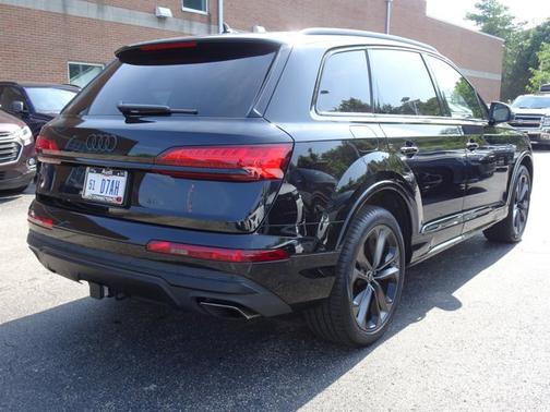 2025 Audi Q7 Premium Plus