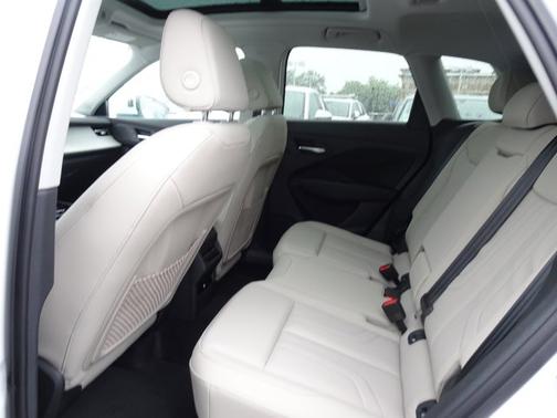 Arkona White 2026 Audi Q3 S line