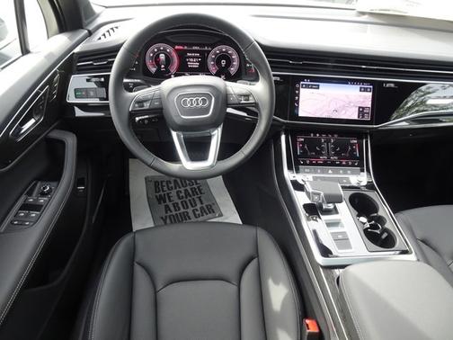 2025 Audi Q7 Premium Plus