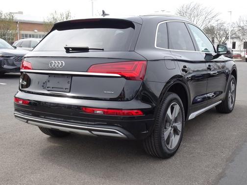 2023 Audi Q5 Premium Plus