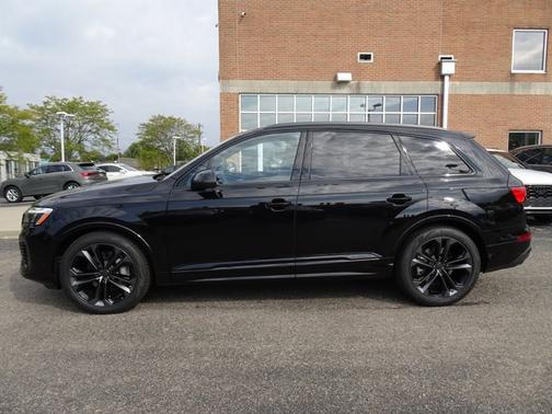2026 Audi Q7 Premium Plus