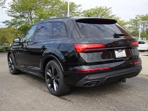 2026 Audi Q7 Premium Plus