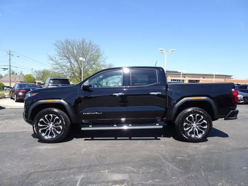 Onyx Black 2024 GMC Canyon 4WD Denali