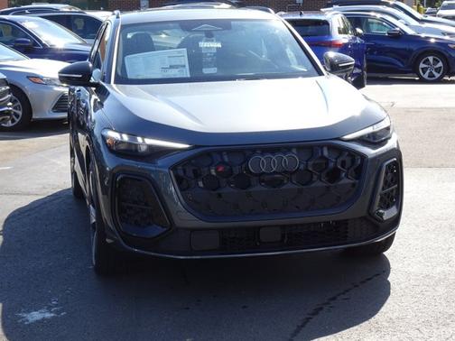 Daytona Gray Metallic 2026 Audi SQ5 Premium Plus