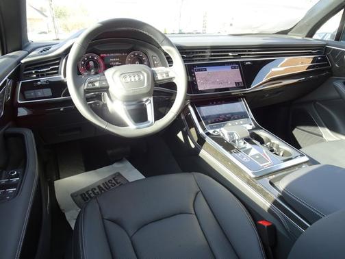 2025 Audi Q7 Premium Plus