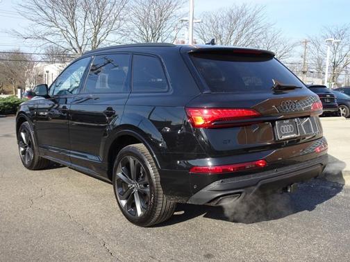 2025 Audi Q7 Premium Plus