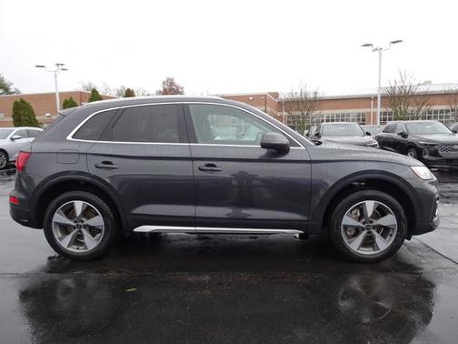 2023 Audi Q5 Premium Plus