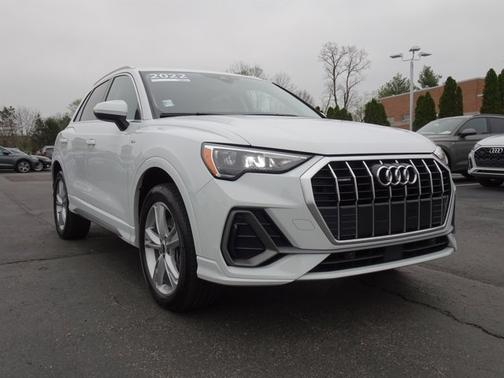 2022 Audi Q3 S line Premium