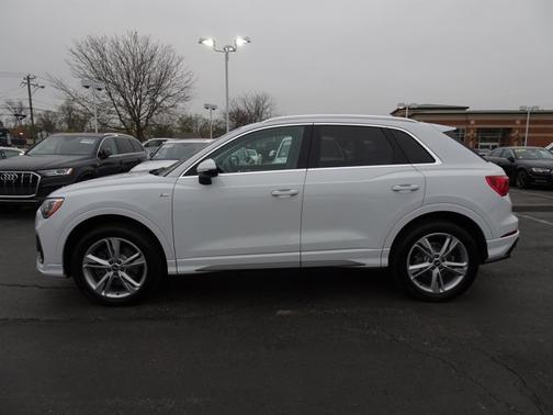 2022 Audi Q3 S line Premium