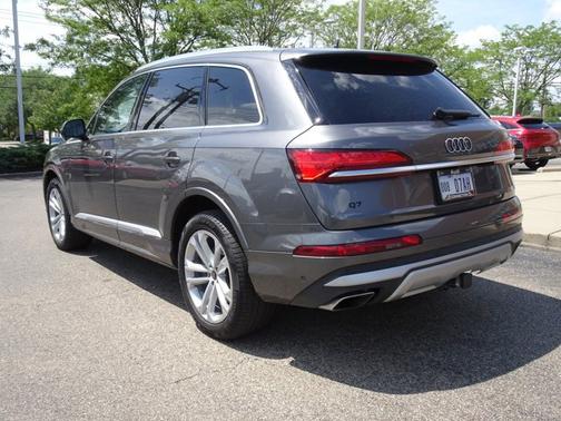 2025 Audi Q7 Premium Plus