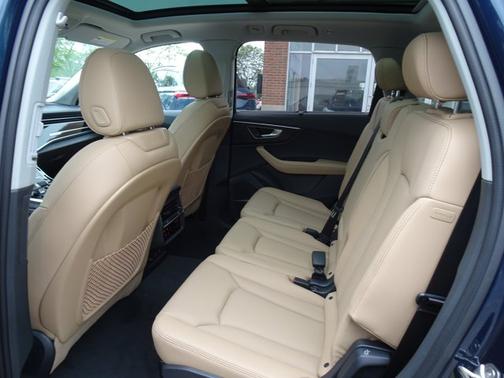 2025 Audi Q7 Premium Plus