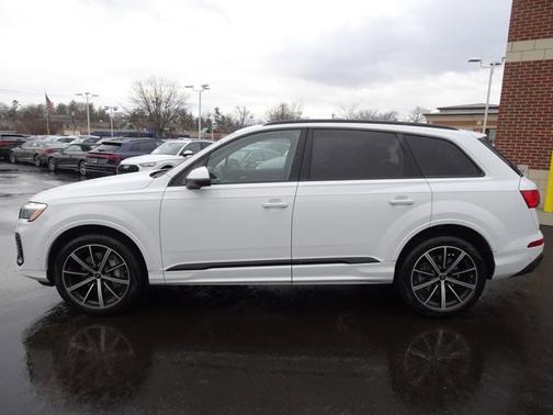 2025 Audi Q7 Premium Plus