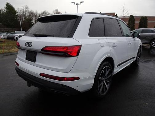 2025 Audi Q7 Premium Plus