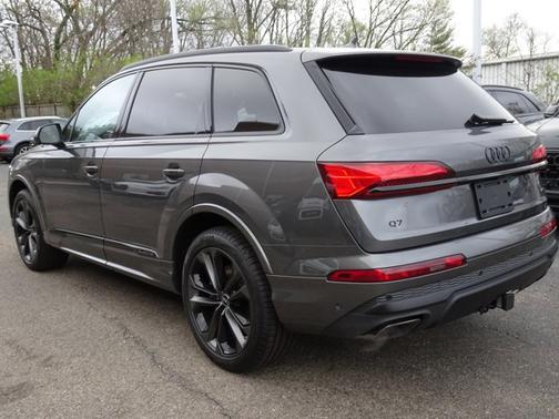 2025 Audi Q7 Premium Plus