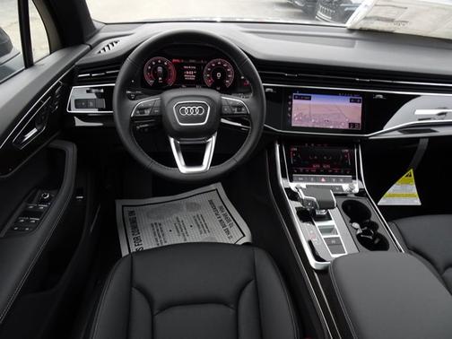 2025 Audi Q7 Premium Plus