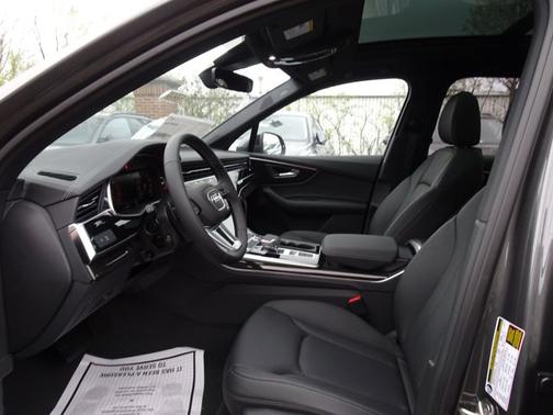 2025 Audi Q7 Premium Plus